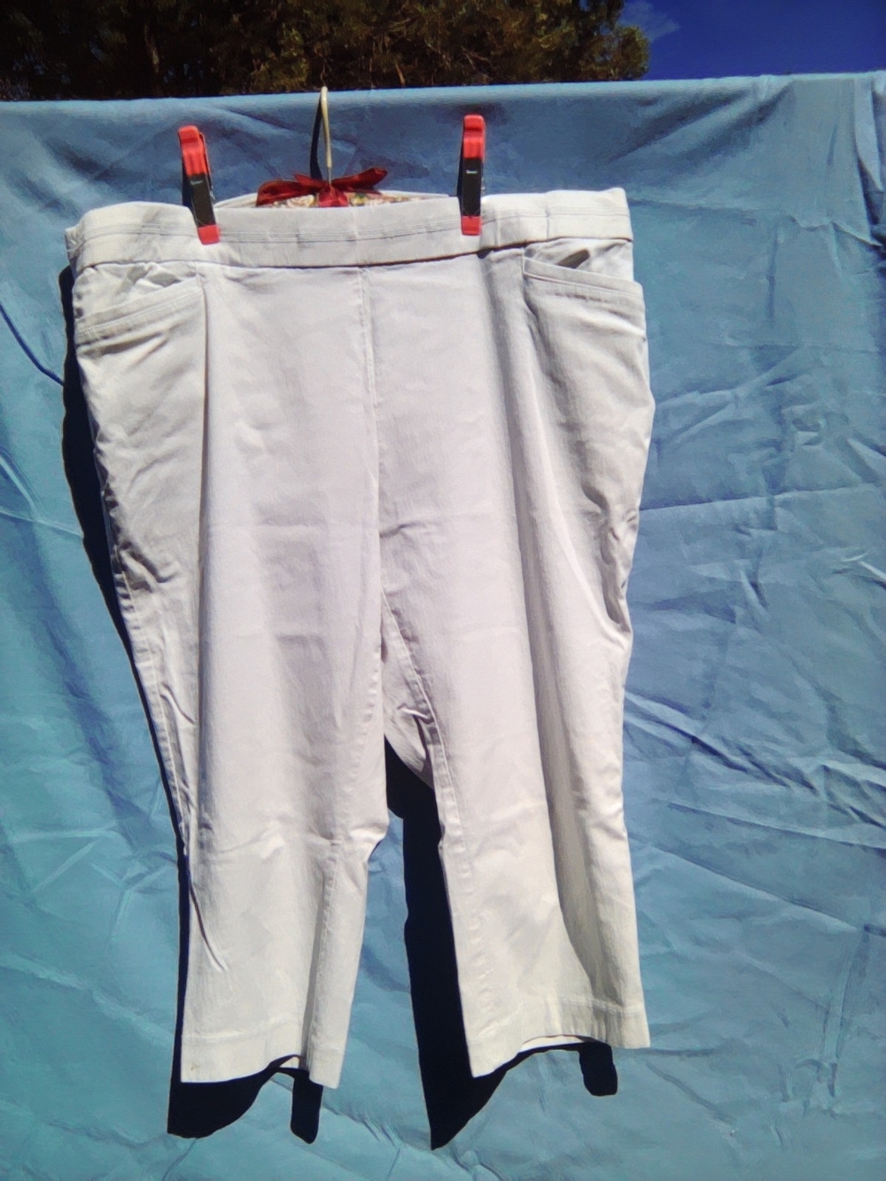 Women's White Casual Capris